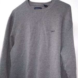 Izod sweat shirt